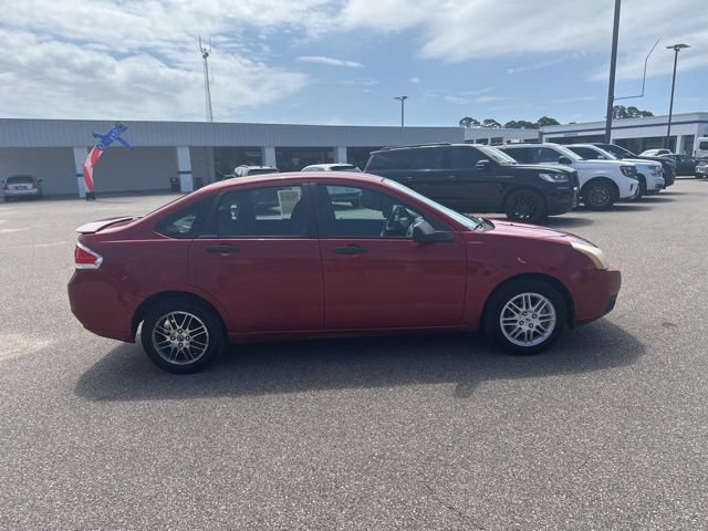 Used 2010 Ford Focus SE FWD image 4