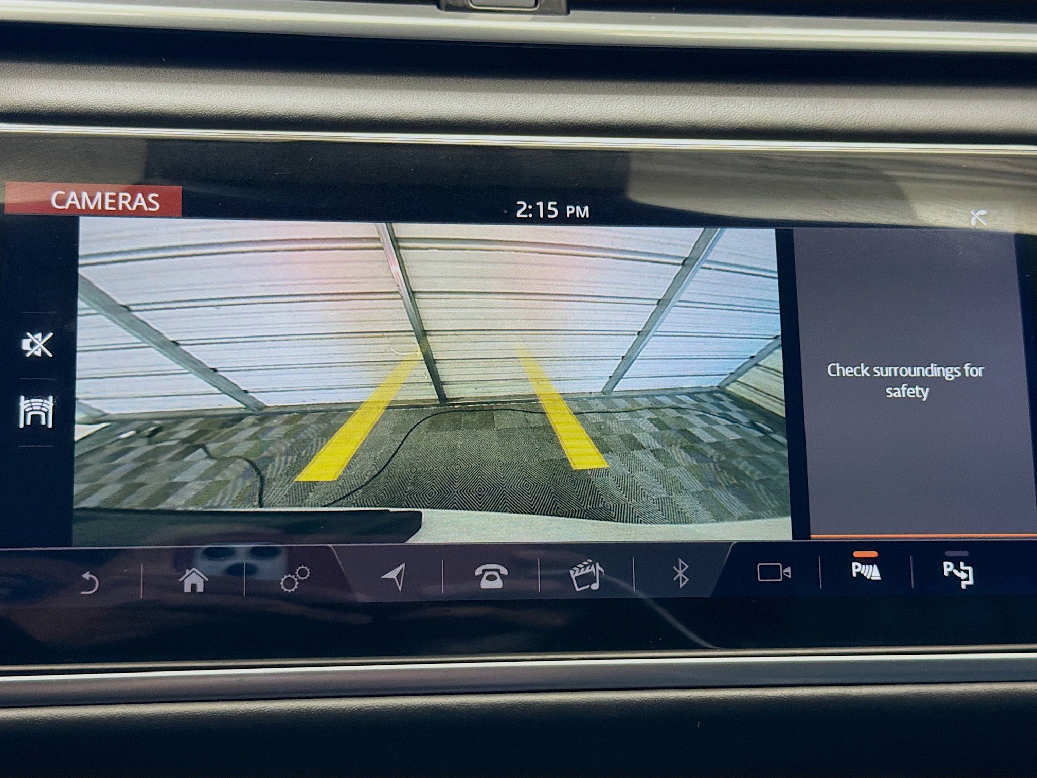 Used 2020 Land Rover Range Rover Velar R-Dynamic HSE image 16