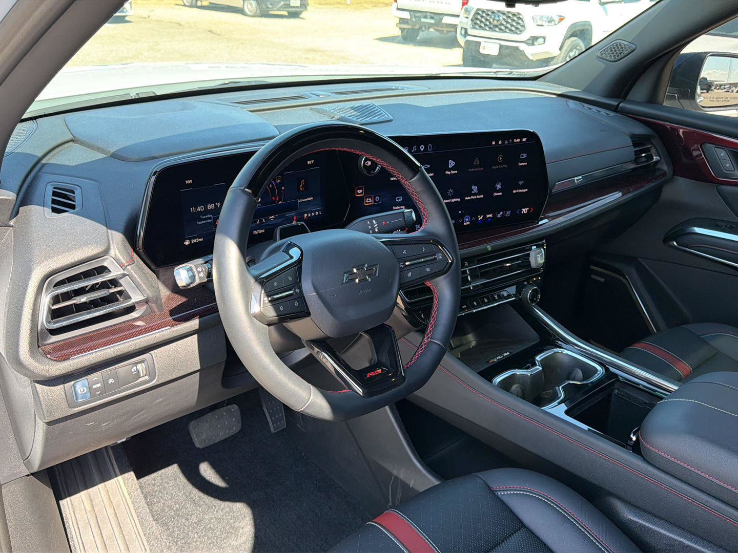 Used 2026 Chevrolet Traverse RS FWD image 12