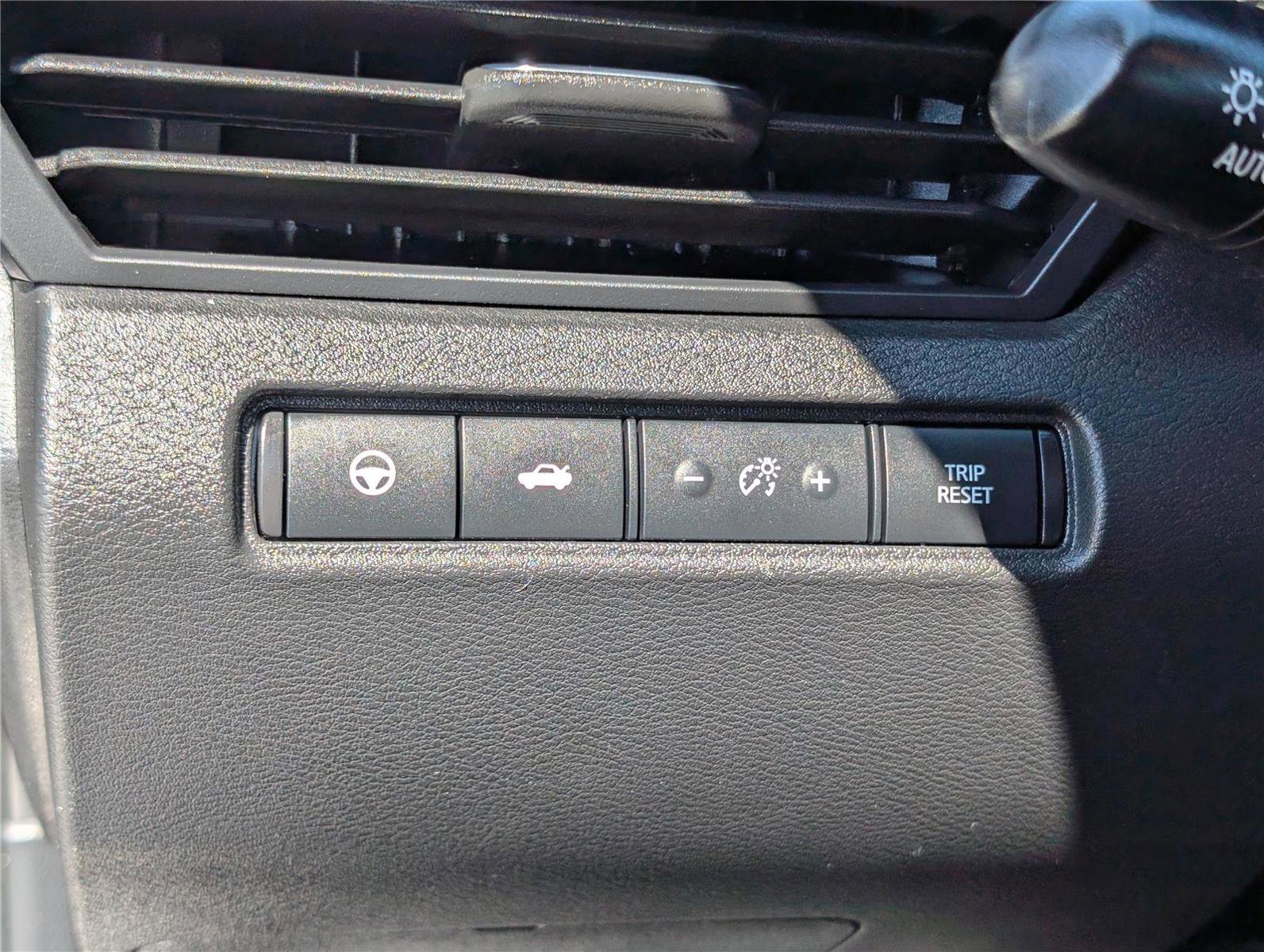 Used 2024 Nissan Altima 2.5 SL FWD image 21