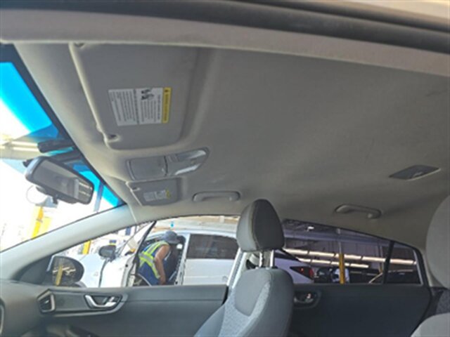 Used 2019 Hyundai Ioniq Plug-In Hybrid FWD image 18