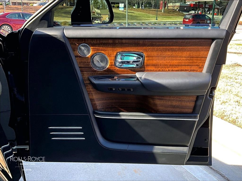 Used 2020 Rolls-Royce Phantom Sedan image 23
