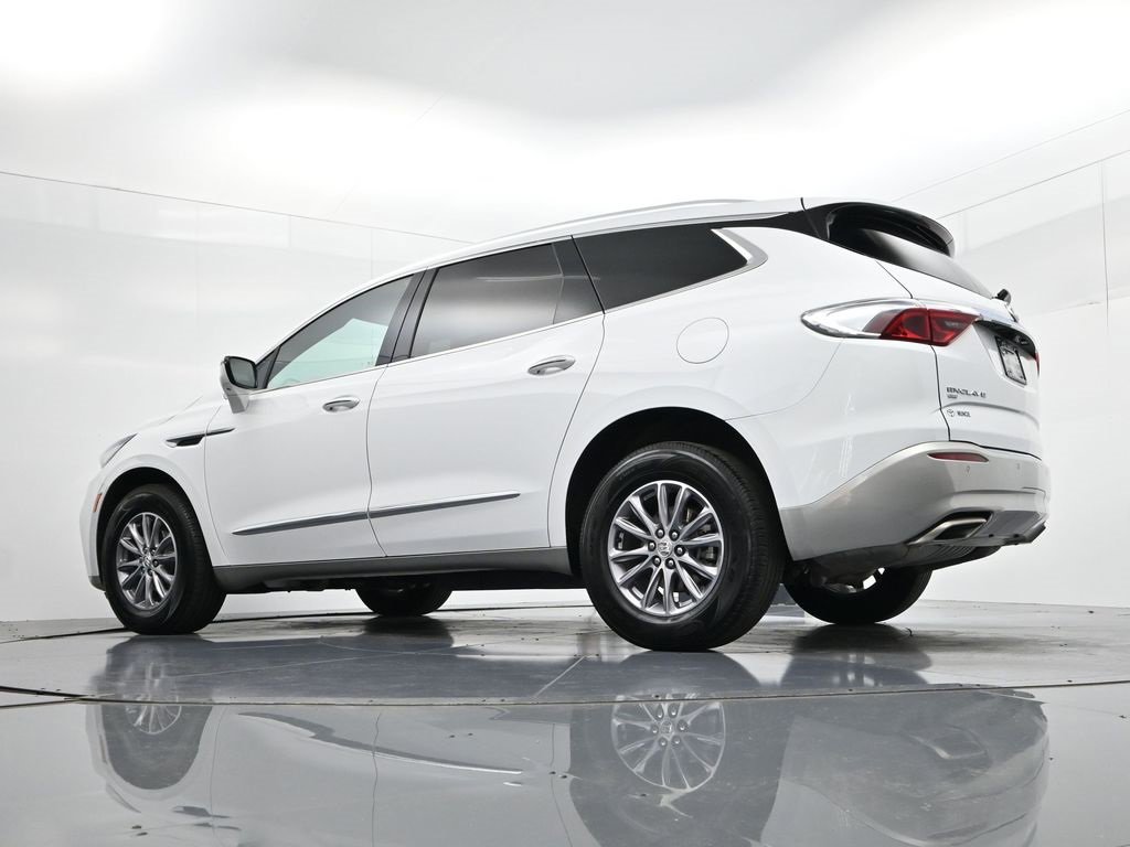 Used 2024 Buick Enclave Premium image 59