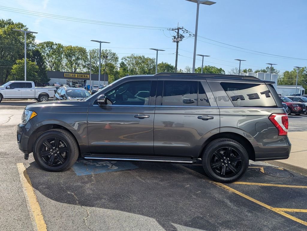Used 2020 Ford Expedition XLT w/ Equipment Group 202A AWD/4WD image 6