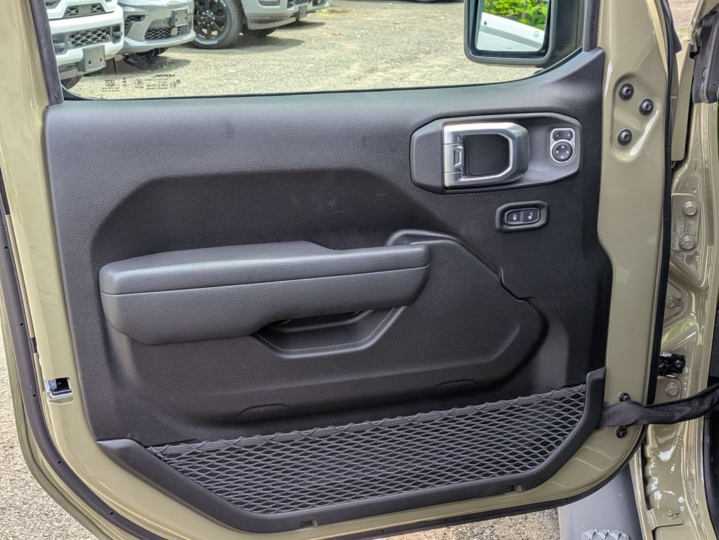 New 2026 Jeep Gladiator Sport AWD/4WD image 10