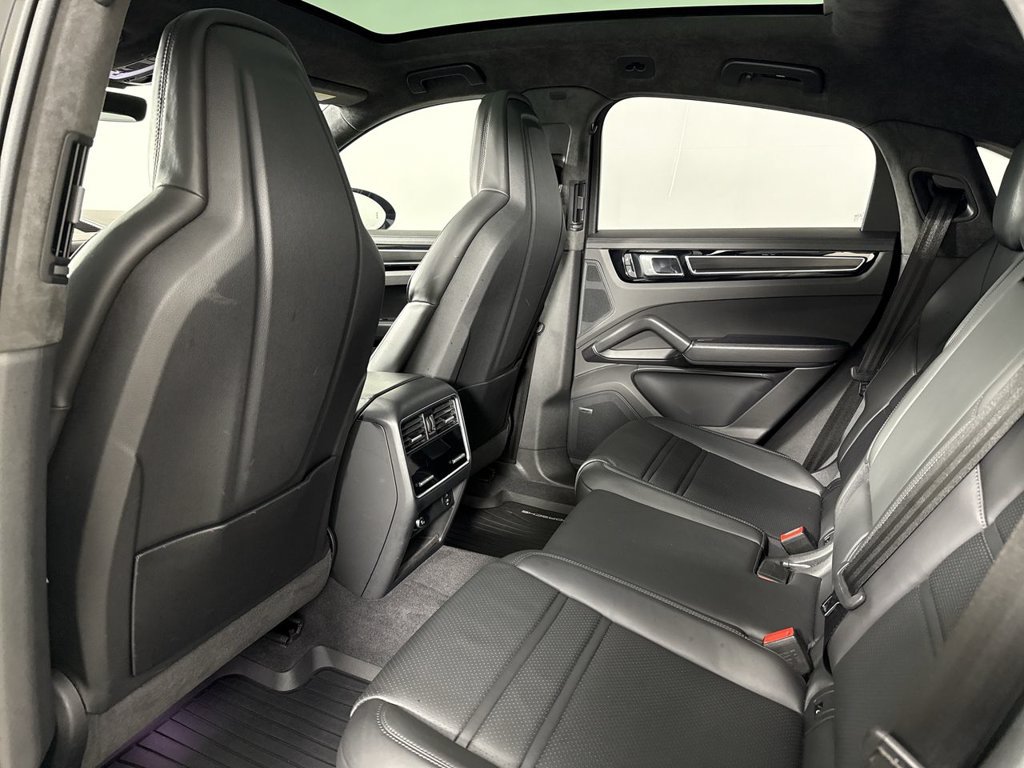 Certified 2023 Porsche Cayenne GTS AWD/4WD image 25