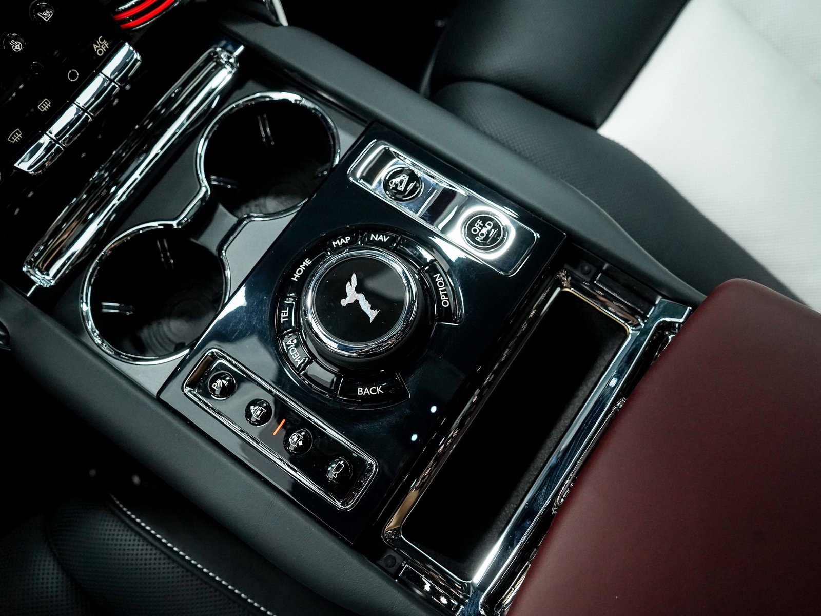 Certified 2025 Rolls-Royce Cullinan image 42