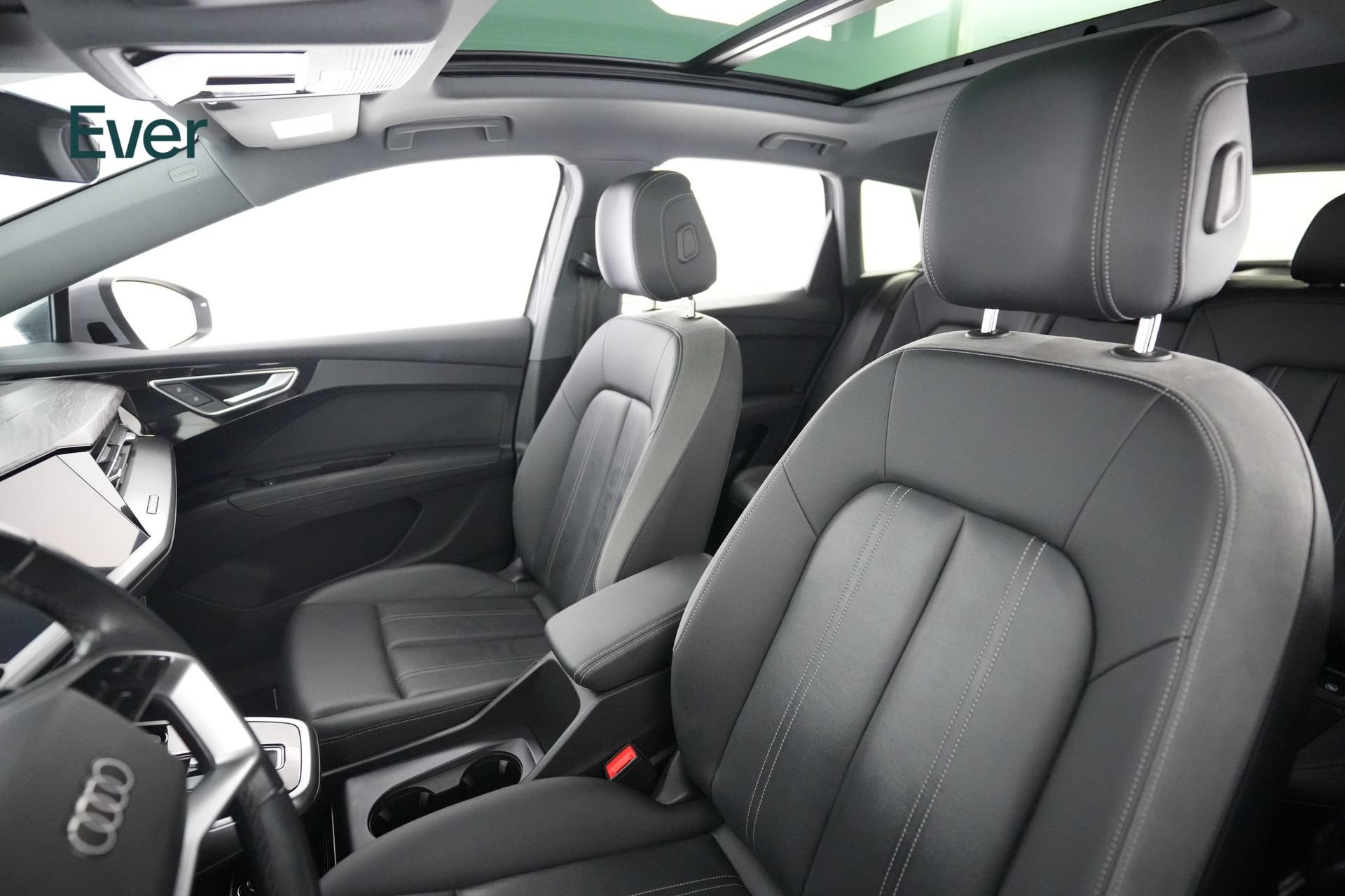 Used 2023 Audi Q4 e-tron Premium Plus w/ Premium Plus RWD image 4