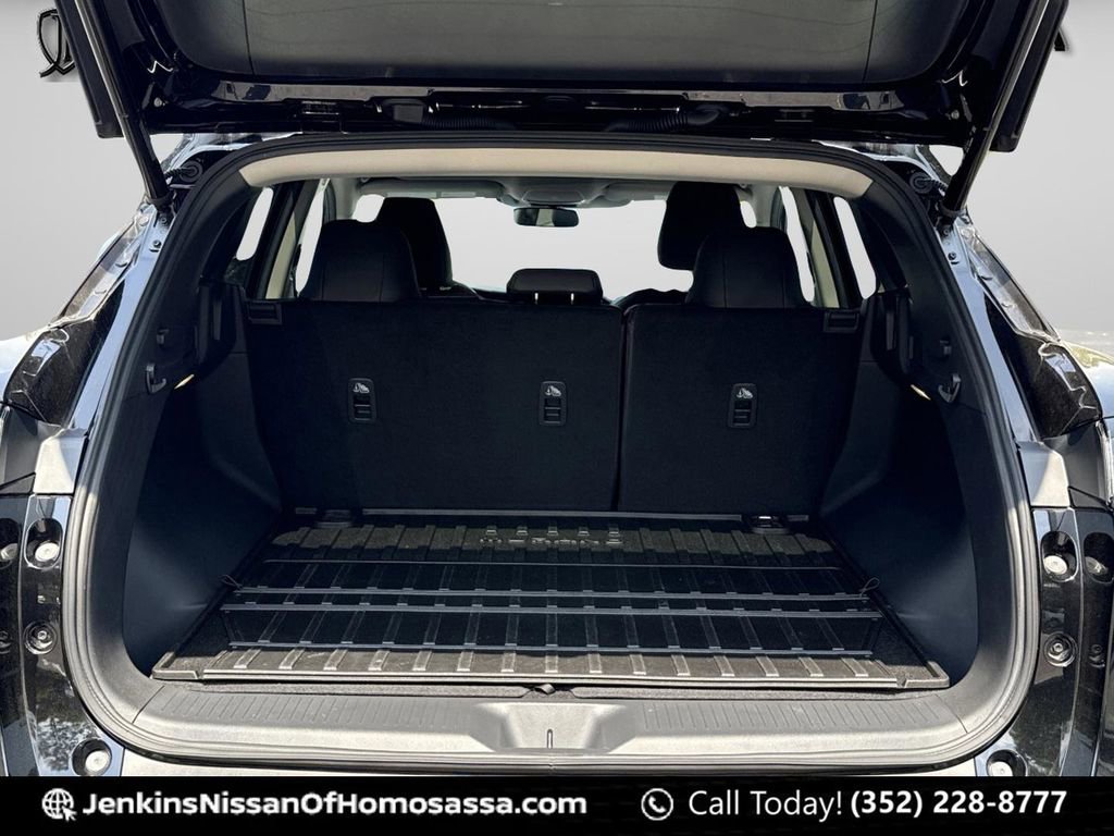 Certified 2025 Nissan Murano SV image 21