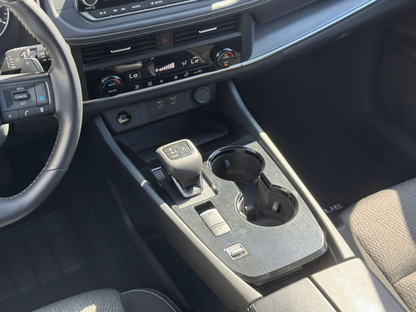 Used 2025 Nissan Rogue SV FWD image 43