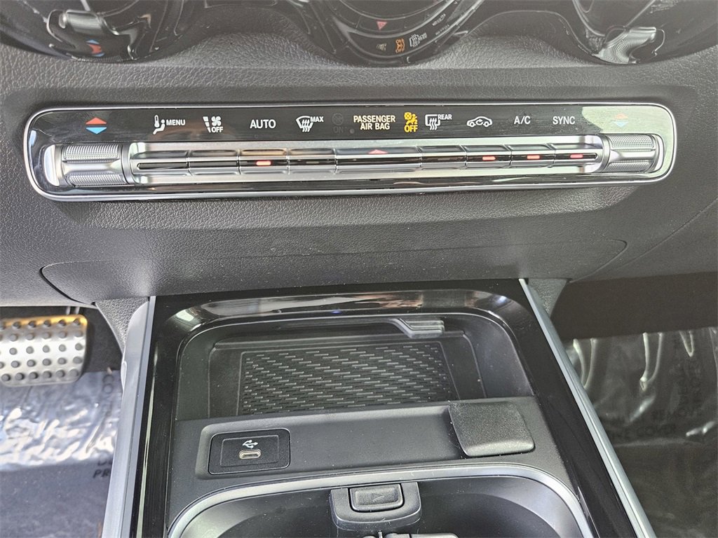 Used 2025 Mercedes-Benz GLB 35 AMG 4MATIC image 22