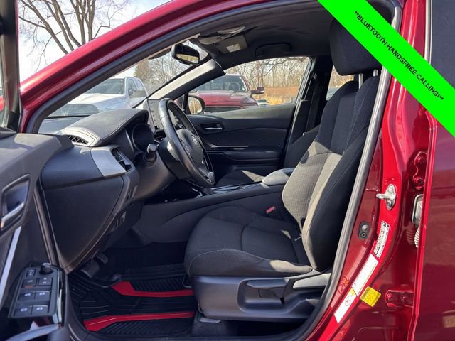 Used 2019 Toyota C-HR XLE image 3