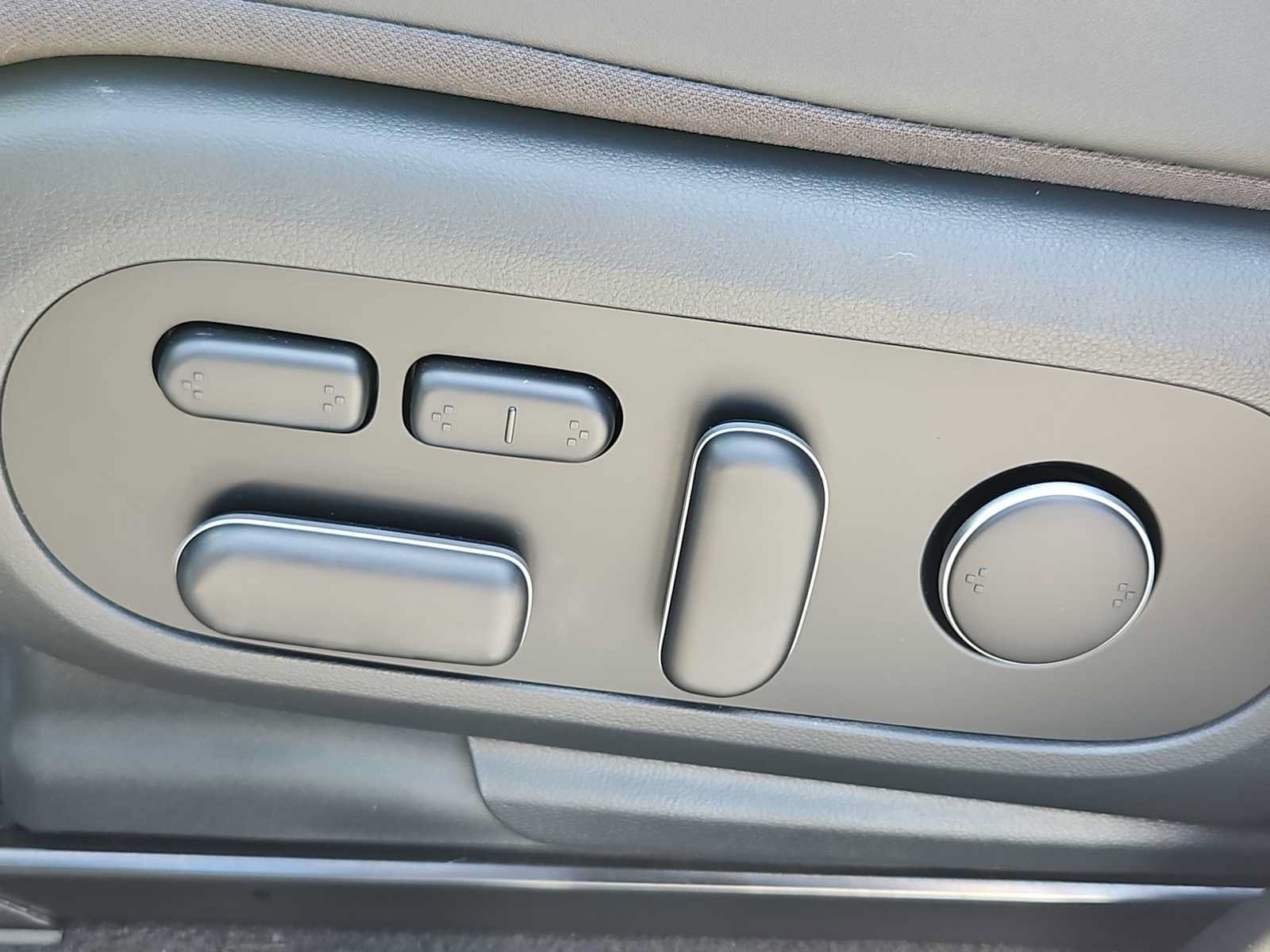 Certified 2024 Hyundai Ioniq 5 Limited RWD image 17