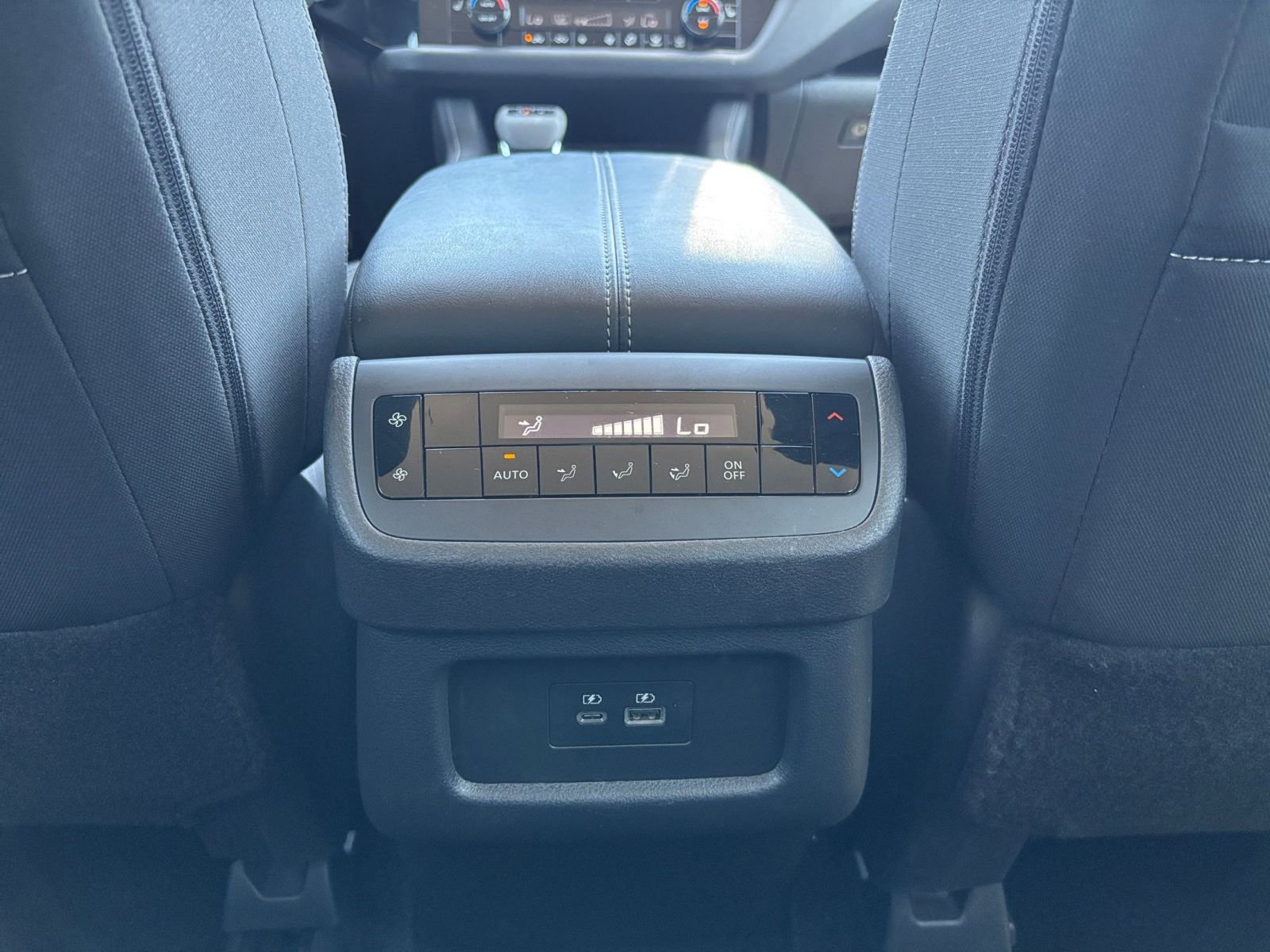 Used 2025 Nissan Pathfinder SV FWD image 24