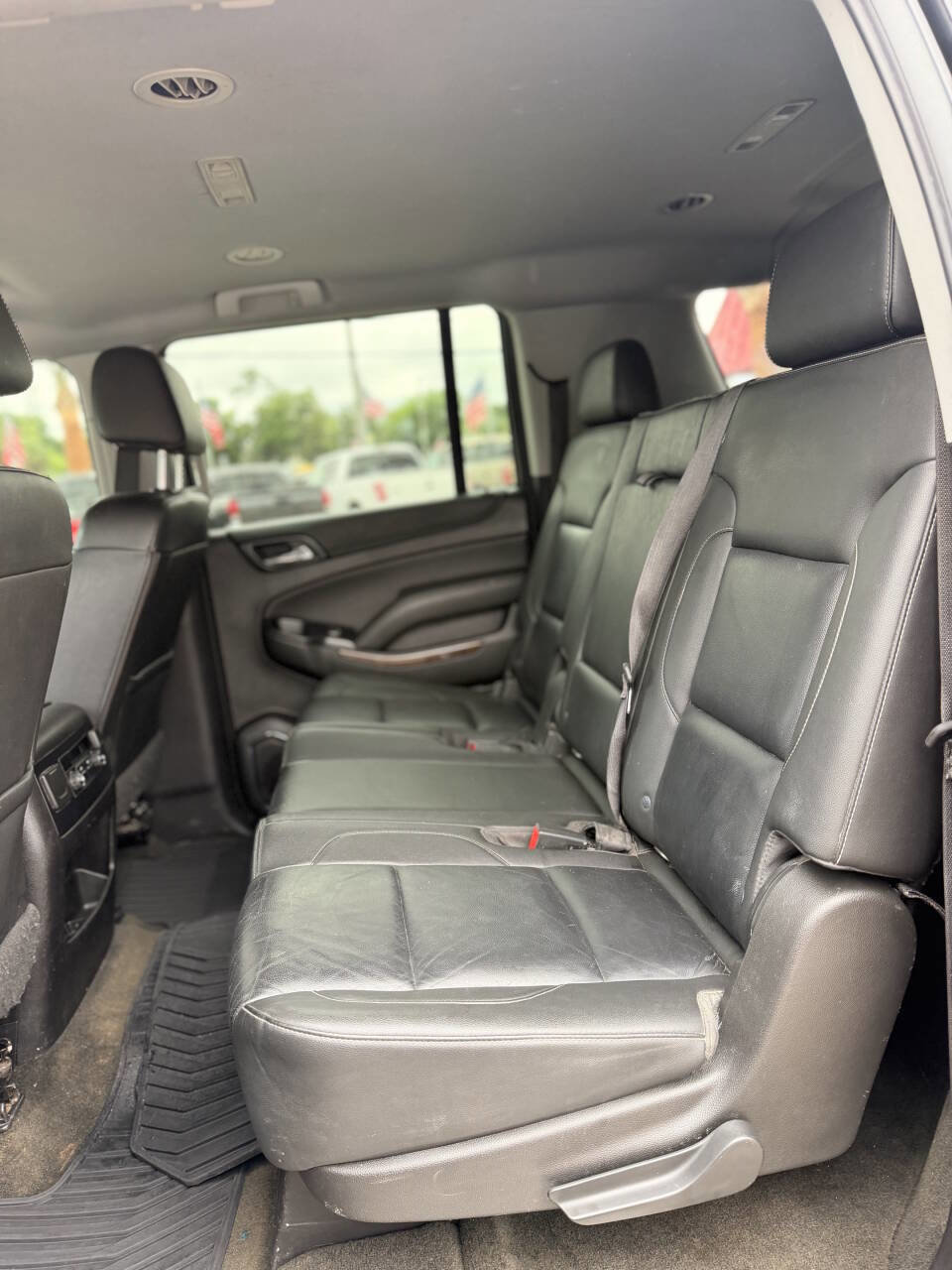 Used 2018 Chevrolet Suburban LT RWD image 20