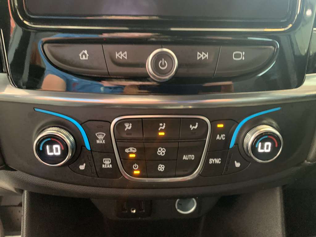 Used 2023 Chevrolet Traverse LT FWD image 25