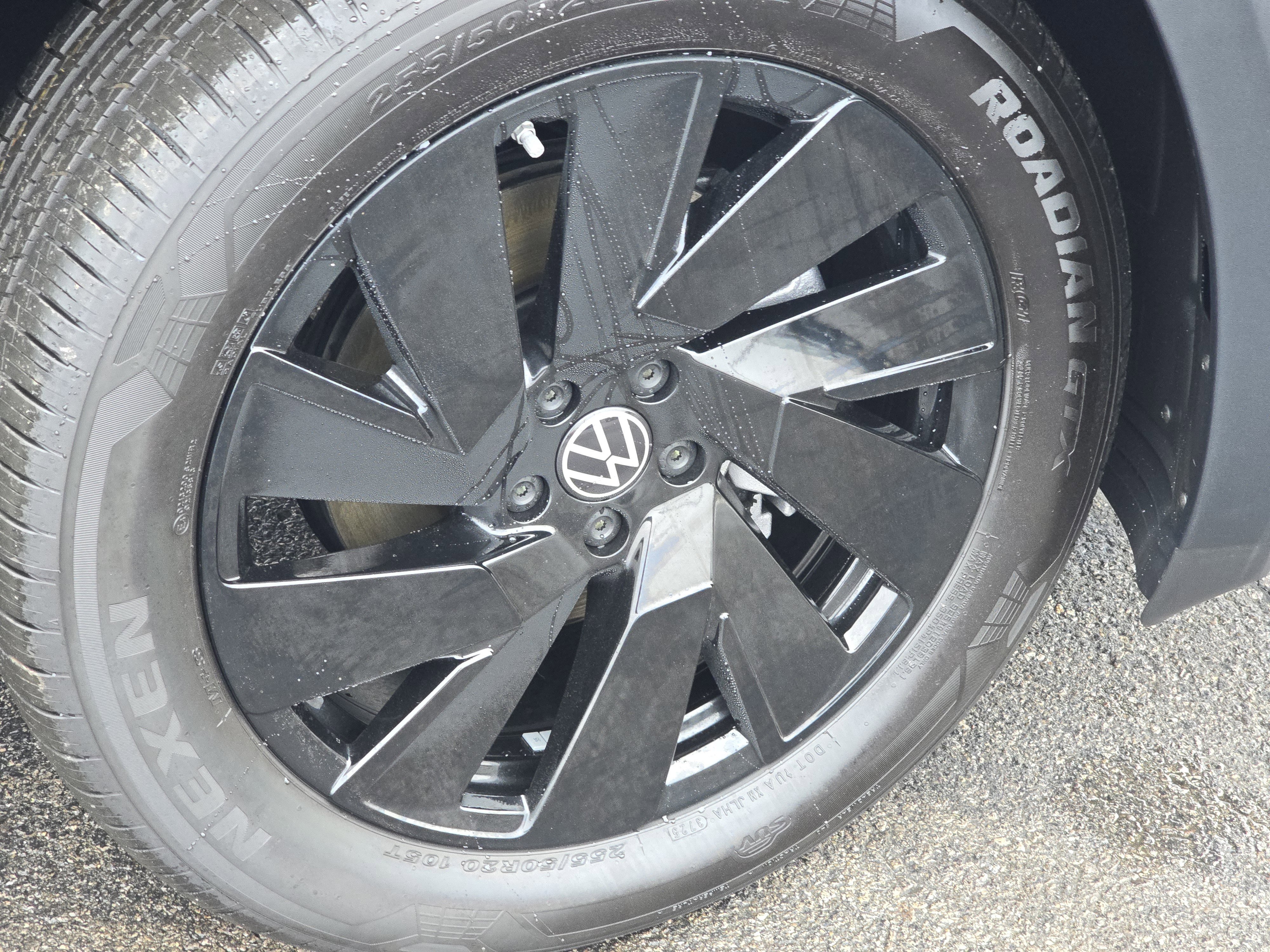 New 2026 Volkswagen Atlas SE image 14