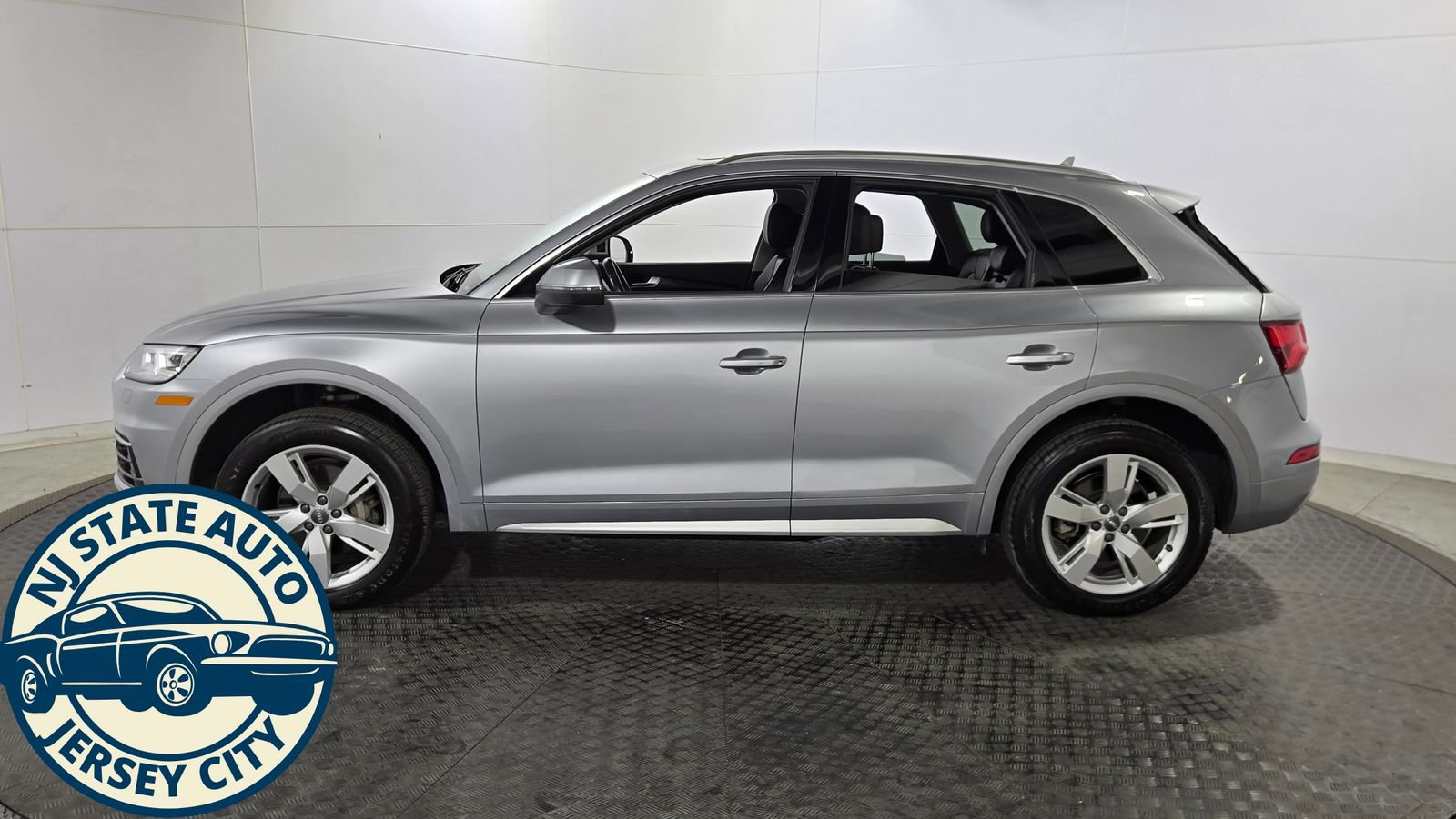 Used 2018 Audi Q5 2.0T Premium Plus w/ Premium Plus Package AWD/4WD image 11