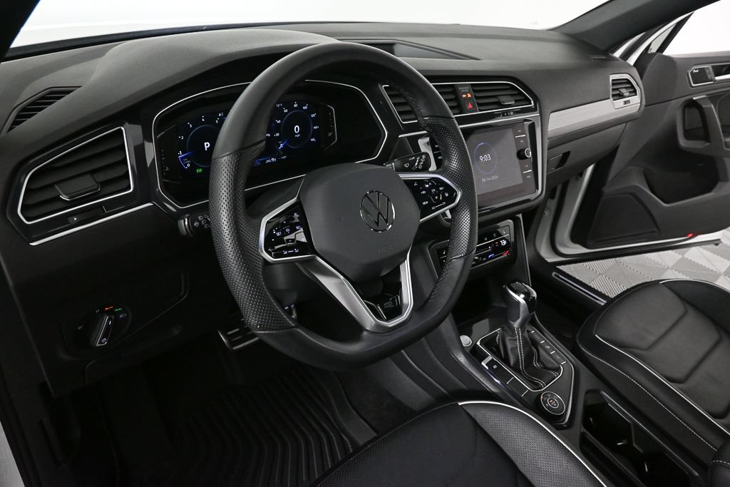 Used 2024 Volkswagen Tiguan SEL R-Line AWD/4WD image 6