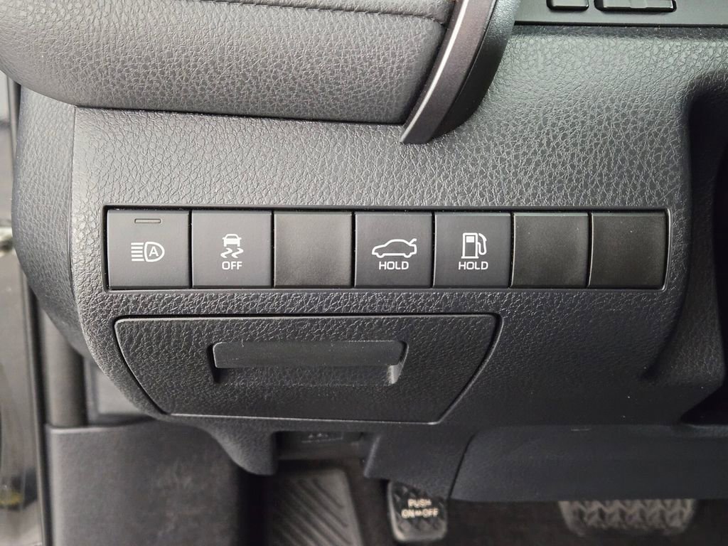 Used 2020 Toyota Camry LE FWD image 33