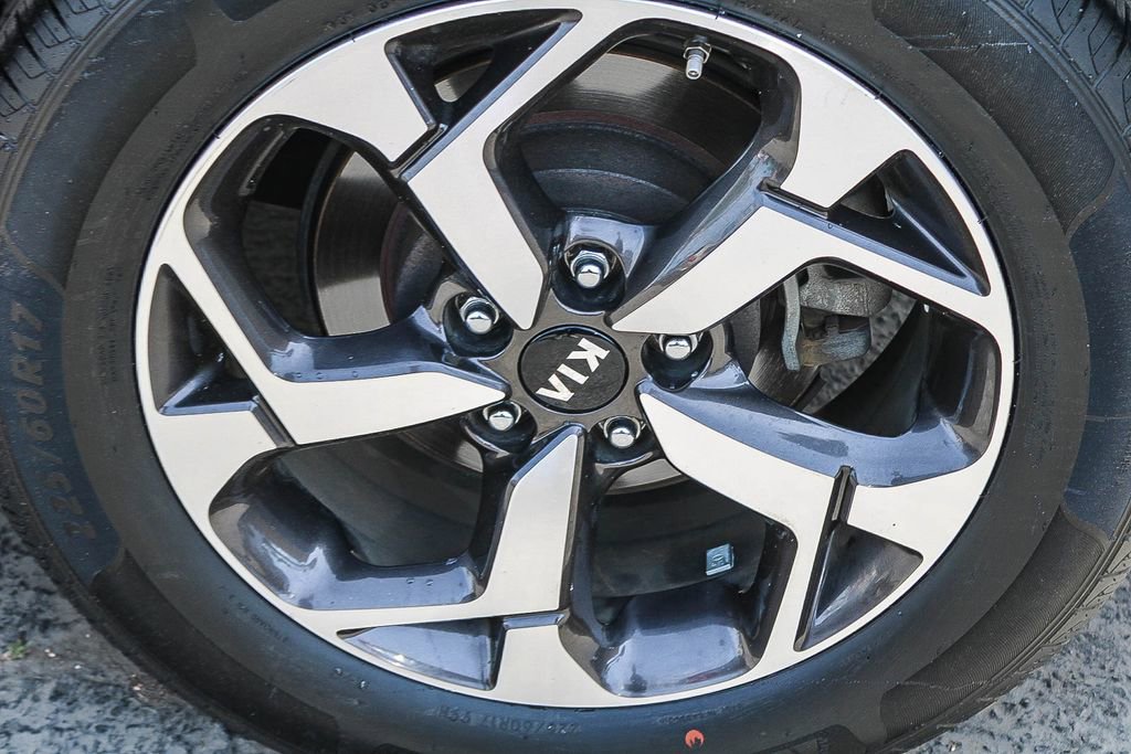 Used 2022 Kia Sportage LX image 11