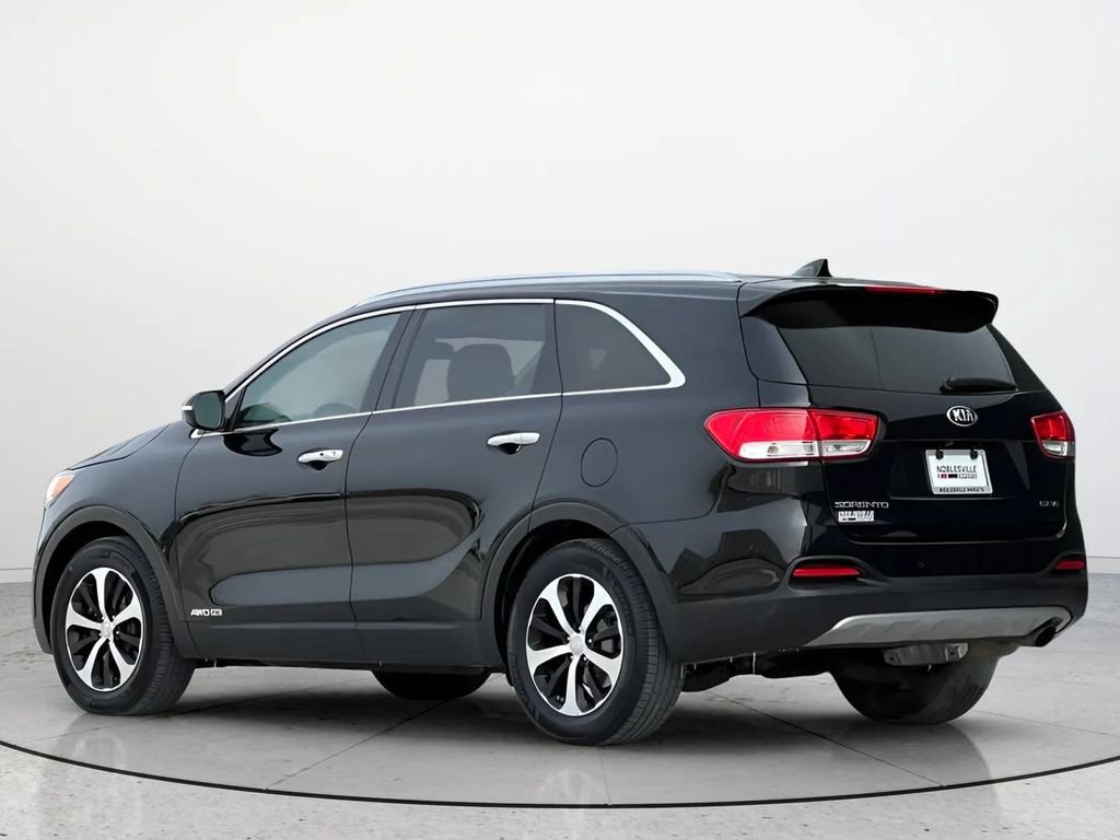 Used 2017 Kia Sorento EX image 3