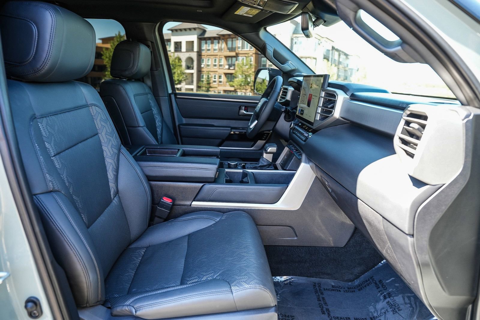 Used 2025 Toyota Tundra Limited AWD/4WD image 16
