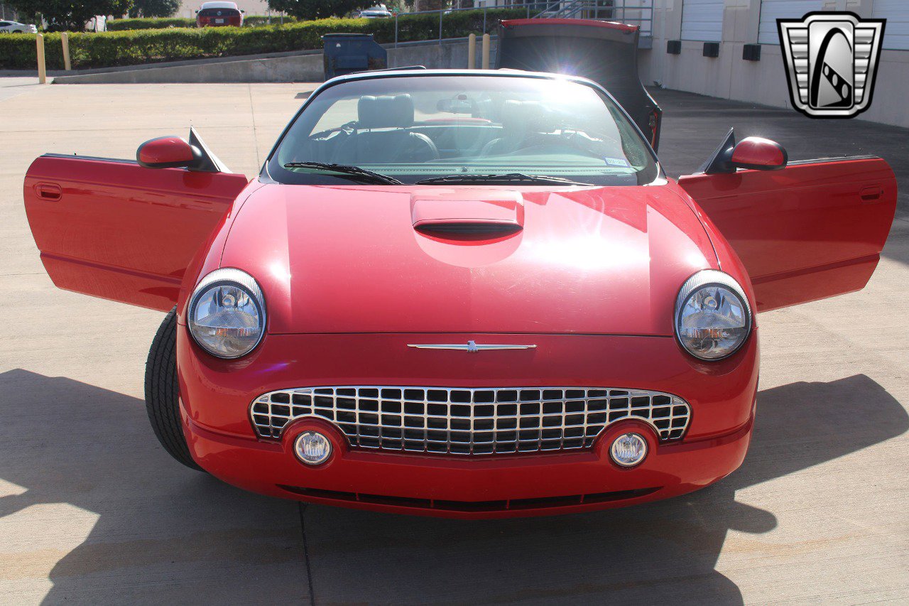 Used 2002 Ford Thunderbird image 26