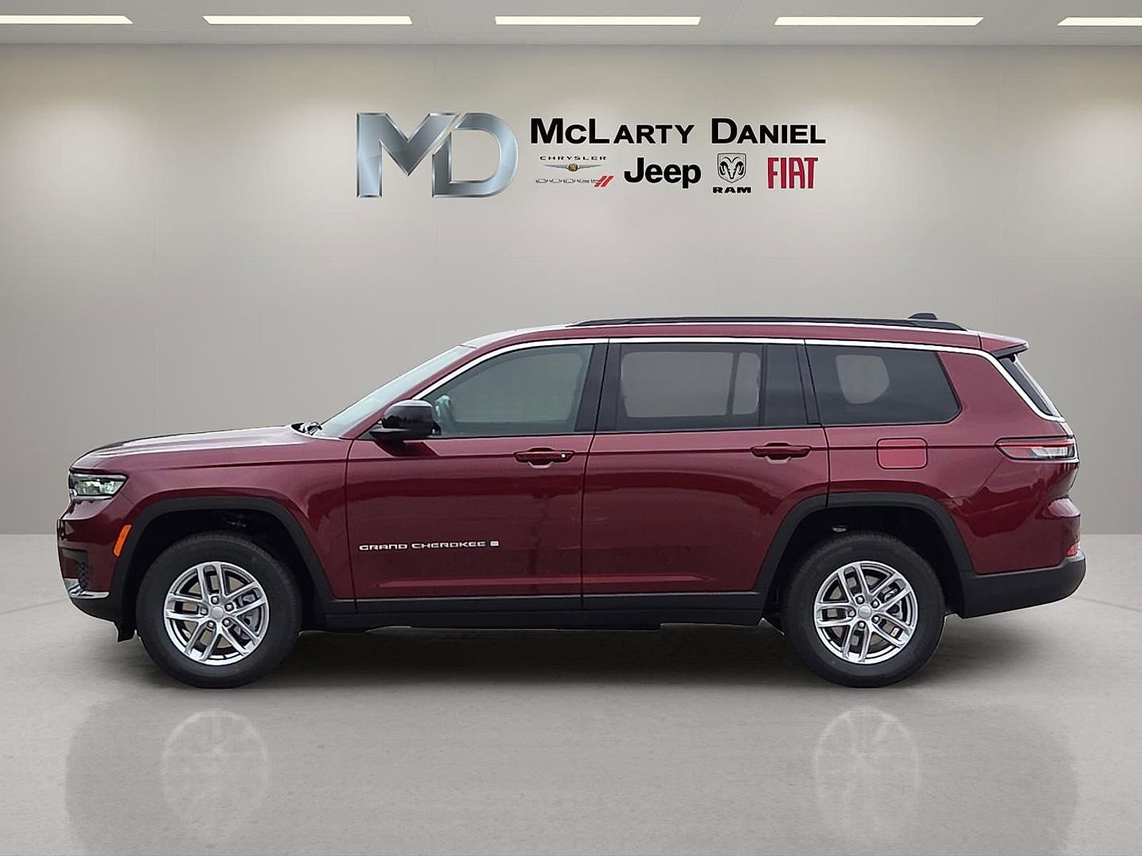 New 2025 Jeep Grand Cherokee L Laredo w/ Luxury Tech Group I image 3