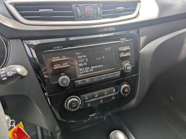 Used 2014 Nissan Rogue S image 17