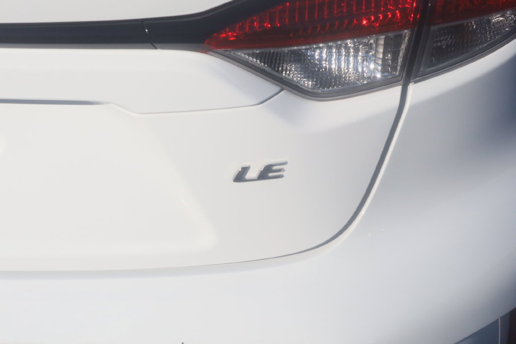 Used 2024 Toyota Corolla LE FWD image 18
