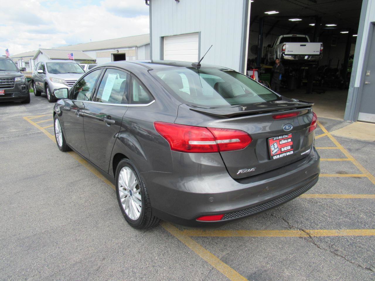 Used 2017 Ford Focus Titanium FWD image 4