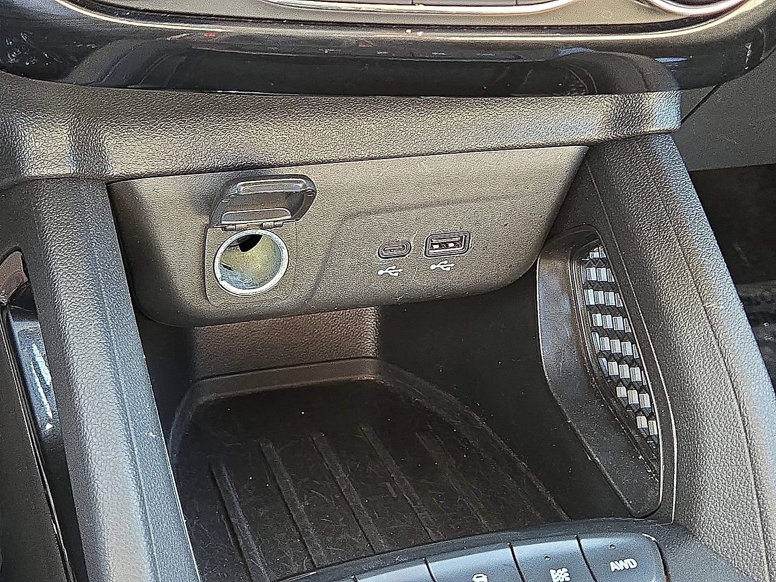 Used 2025 Chevrolet TrailBlazer LT AWD/4WD image 29