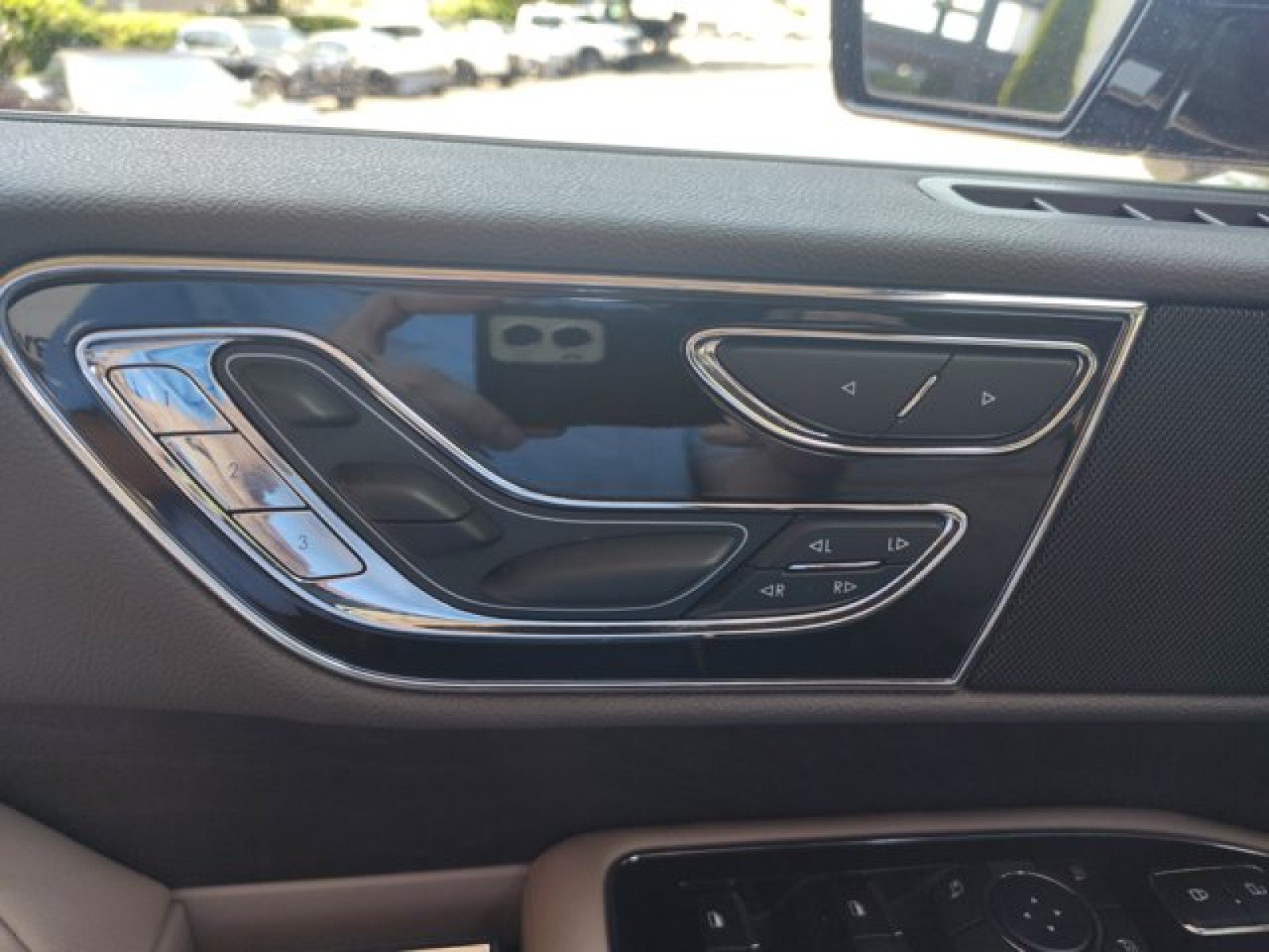 Used 2023 Lincoln Navigator Reserve AWD/4WD image 11