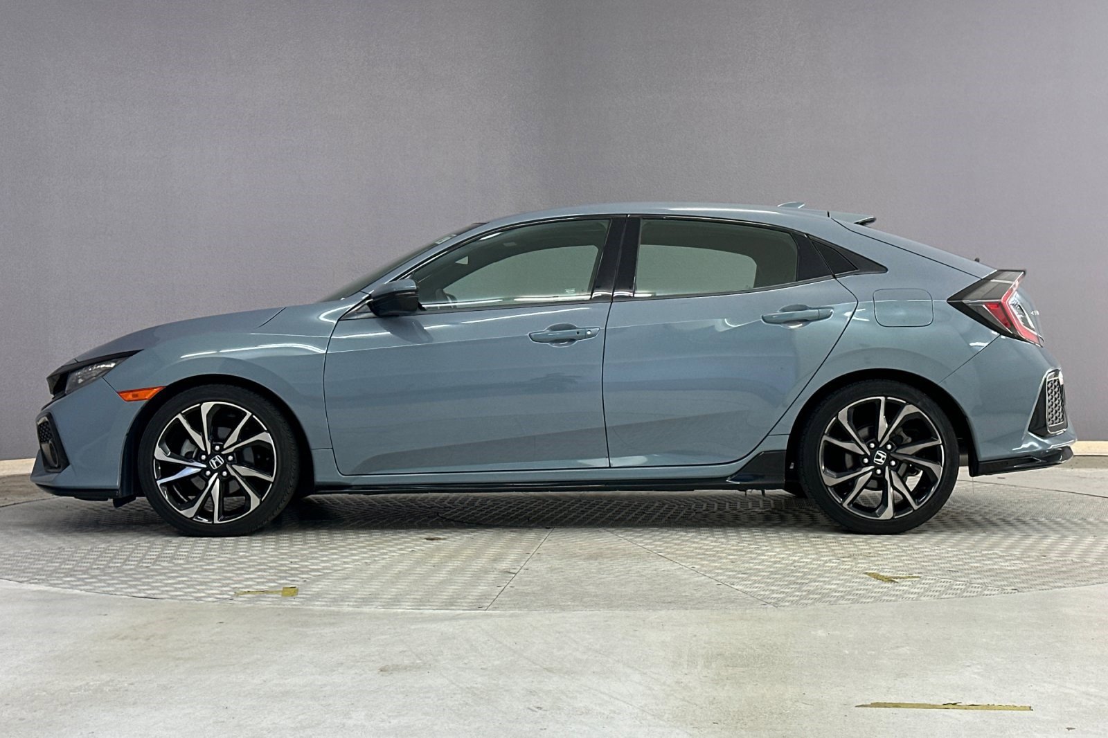 Used 2018 Honda Civic Sport Touring image 2