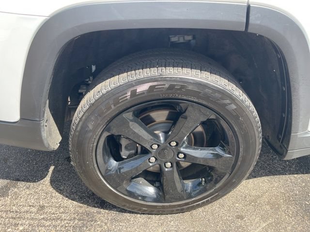 Used 2025 Jeep Grand Cherokee L Altitude AWD/4WD image 46