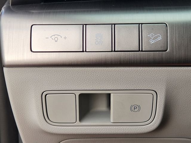 Used 2025 Hyundai Kona SEL image 21