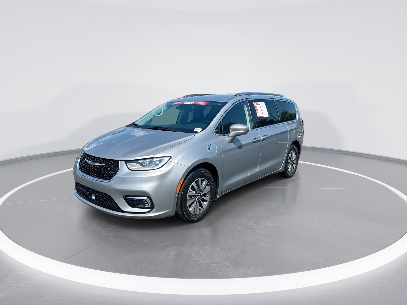 Used 2021 Chrysler Pacifica Touring-L FWD image 5