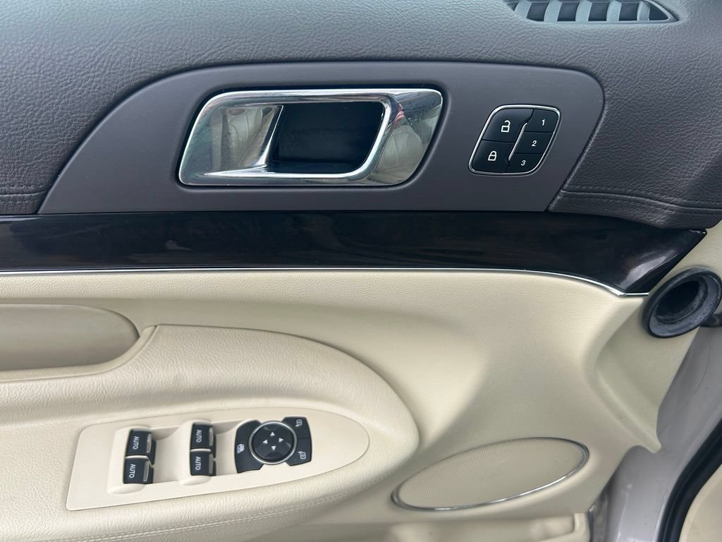 Used 2019 Lincoln MKT AWD image 19