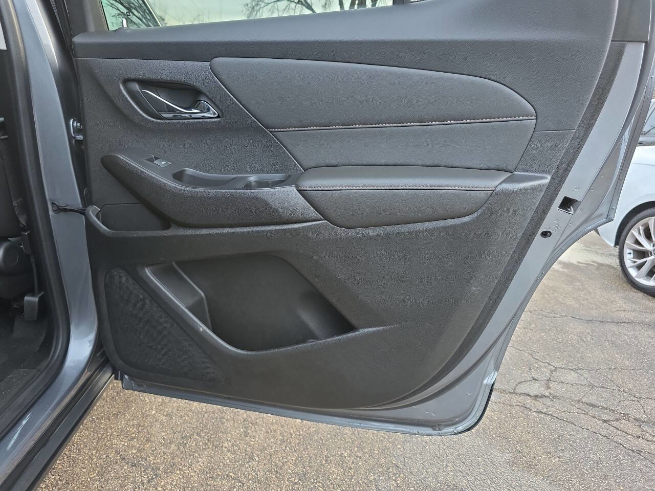 Used 2020 Chevrolet Traverse LT w/ Driver Confidence II Package image 33