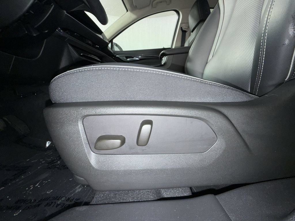 Used 2023 Buick Envision Essence AWD/4WD image 14