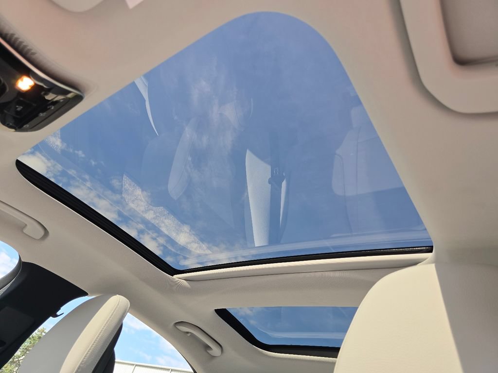New 2026 Mercedes-Benz C 300 4MATIC Sedan image 3