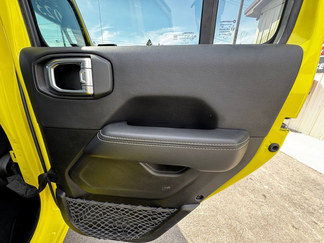 Used 2023 Jeep Wrangler Unlimited Sahara AWD/4WD image 37