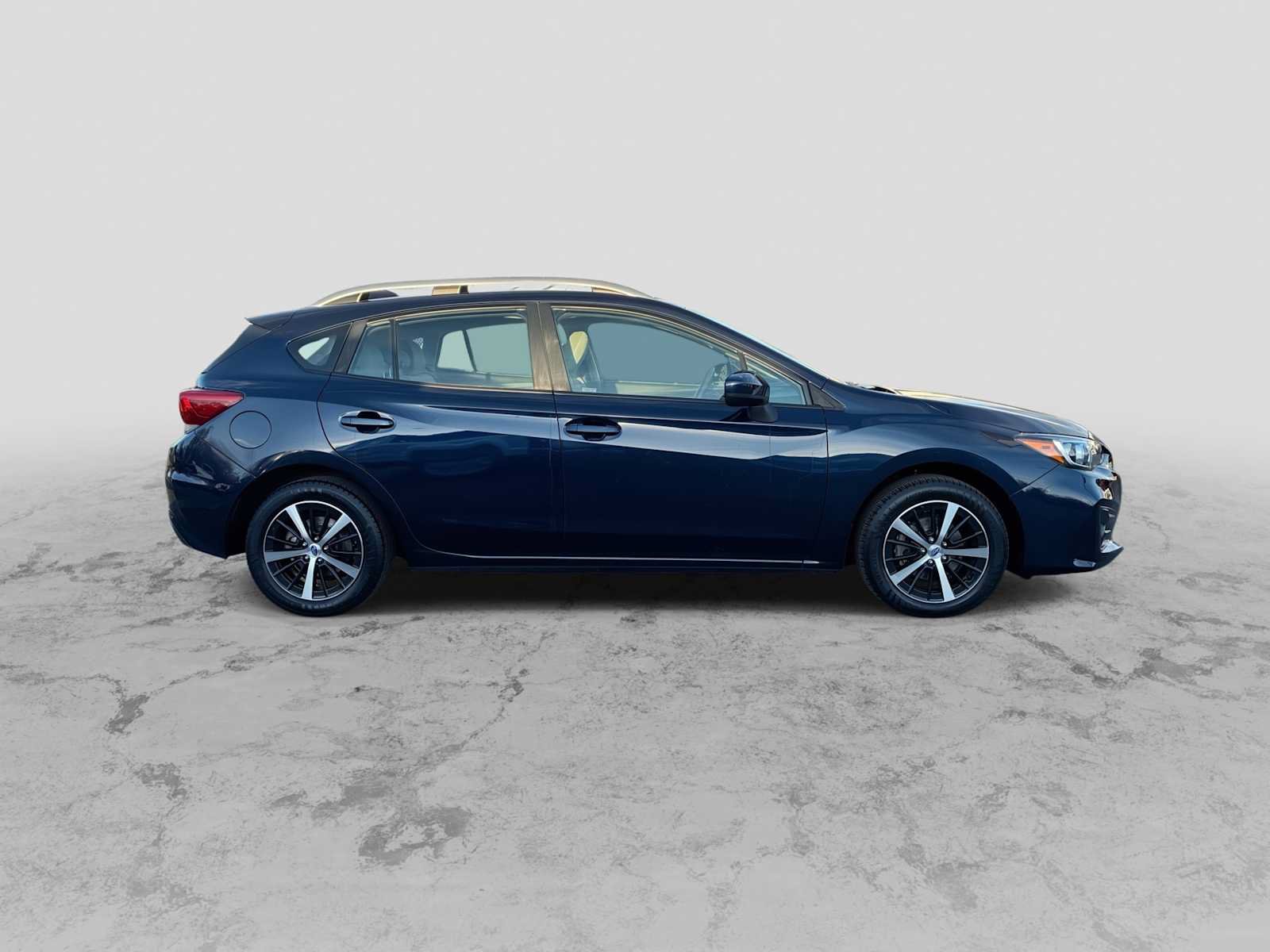 Used 2019 Subaru Impreza 2.0i Premium w/ Popular Package #2 AWD/4WD image 9
