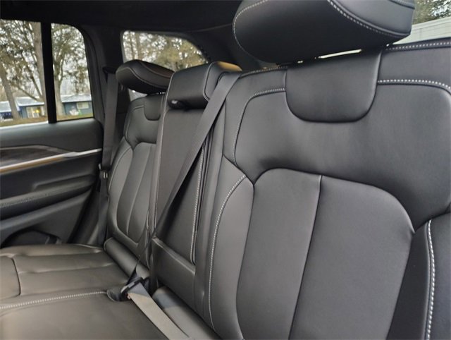 New 2025 Jeep Grand Cherokee Limited w/ Trailer Tow Package image 29