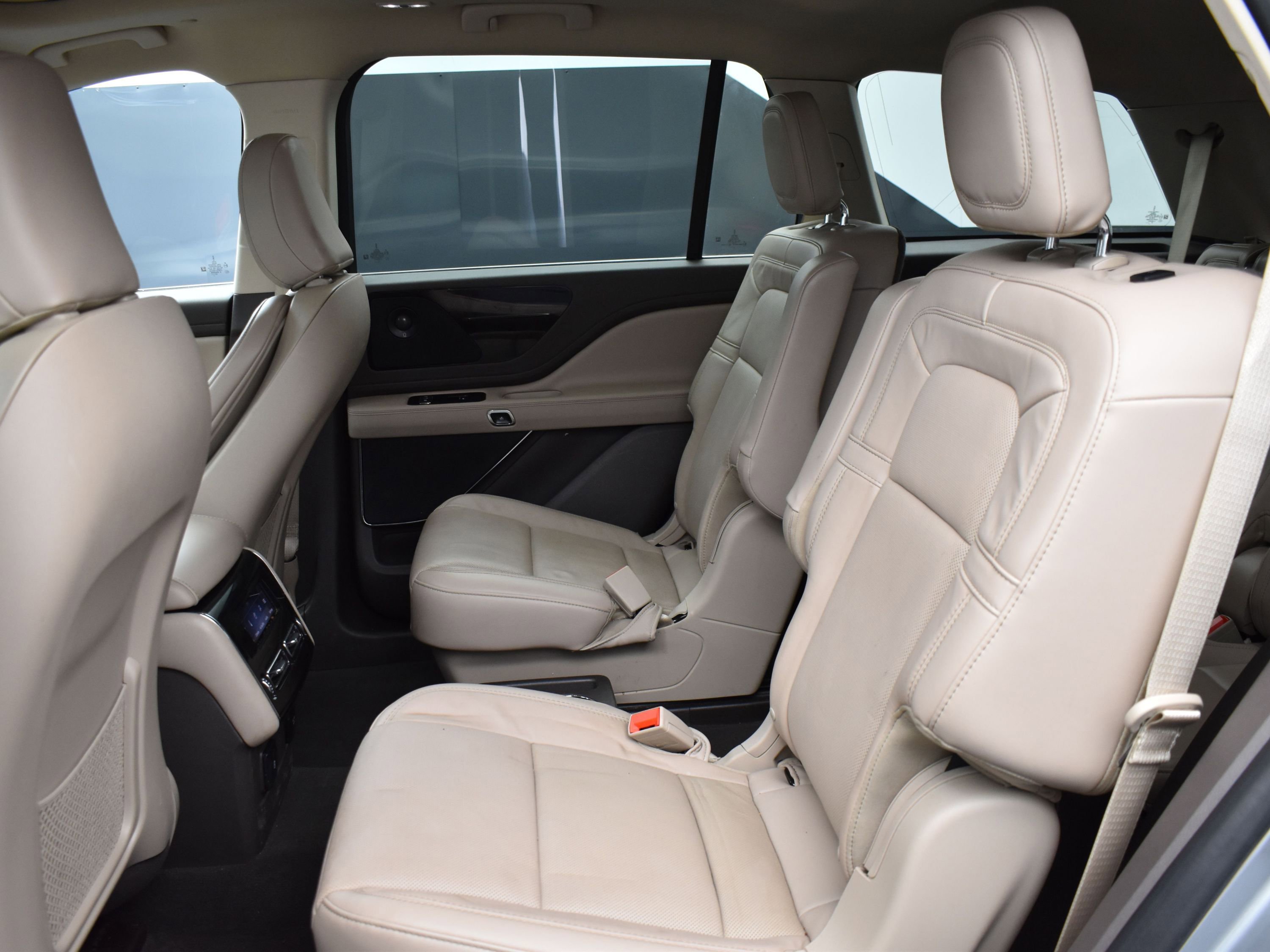 Used 2023 Lincoln Aviator Reserve w/ Equipment Group 201A image 12
