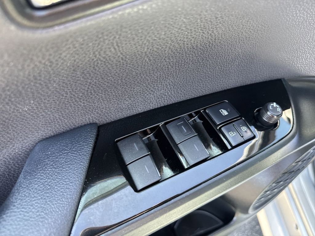 Used 2020 Toyota Prius LE FWD image 19