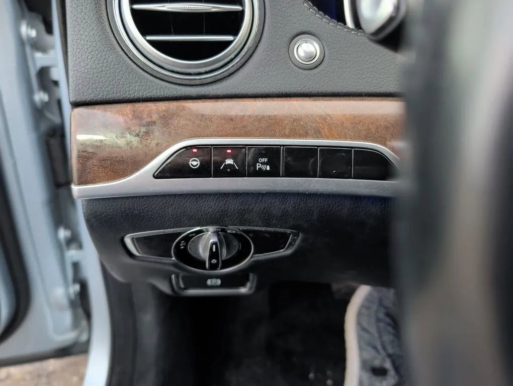 Used 2016 Mercedes-Benz S 550 4MATIC Sedan image 31