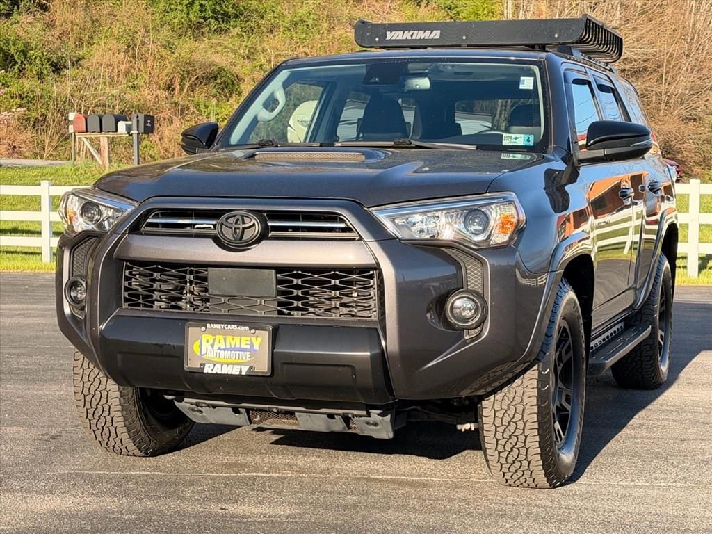 Used 2021 Toyota 4Runner Venture w/ Moonroof Package AWD/4WD image 10