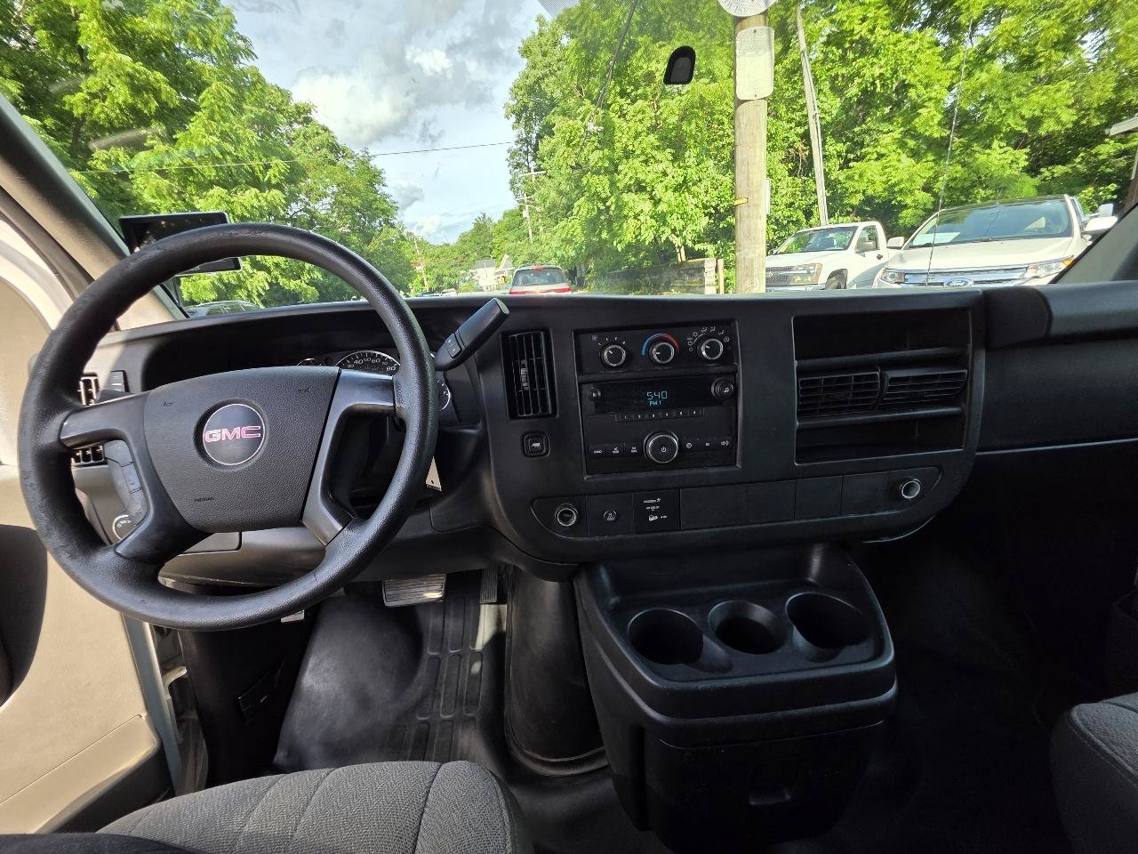 Used 2014 GMC Savana 2500 RWD image 9